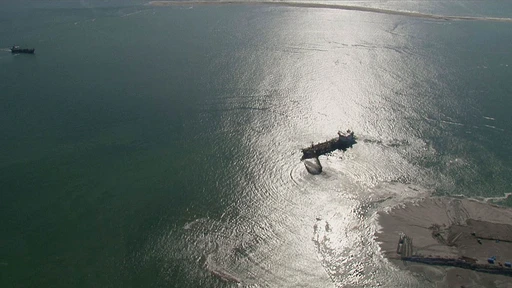 book.4675.facts_boat_from_above.webp